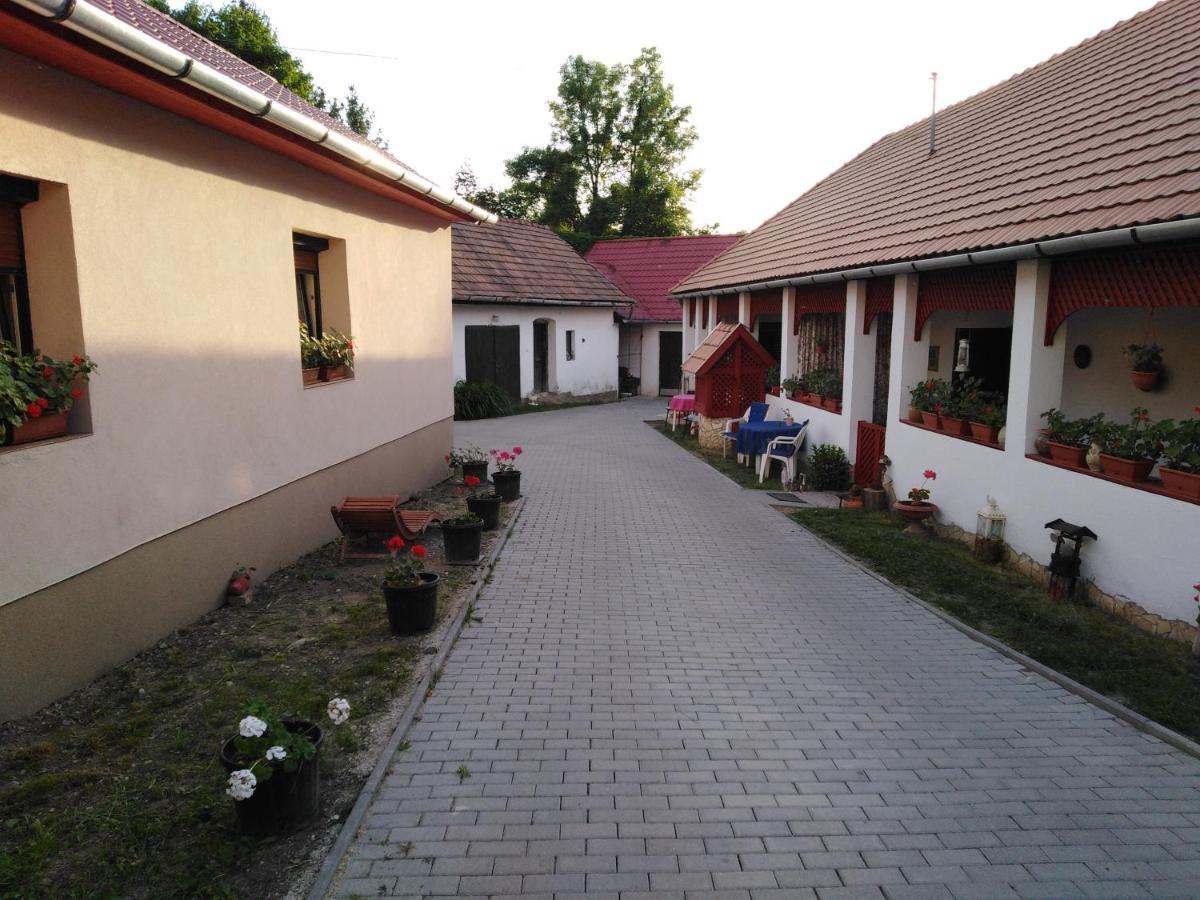 Apartamento Bekecs Vendégház Nagyvisnyó Exterior foto